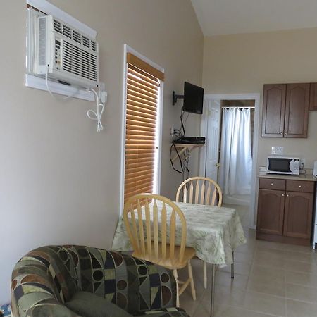 Halls Cottages Honey Harbor Esterno foto